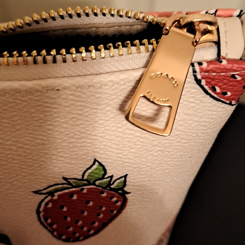 Coach White Strawberry Print Tote Bag NWOT - Picture 3 of 8